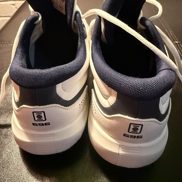 (Clearance) New Balance Men's 10.5 D 696v5 Hard Court Tennis Shoes in White/Navy - Picture 5 of 6